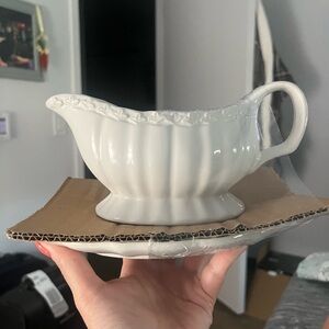 Elegant White Gravy Boat with Saucer